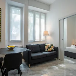Luna Homes - Bilocale In Mac Mahon , Milan Italie